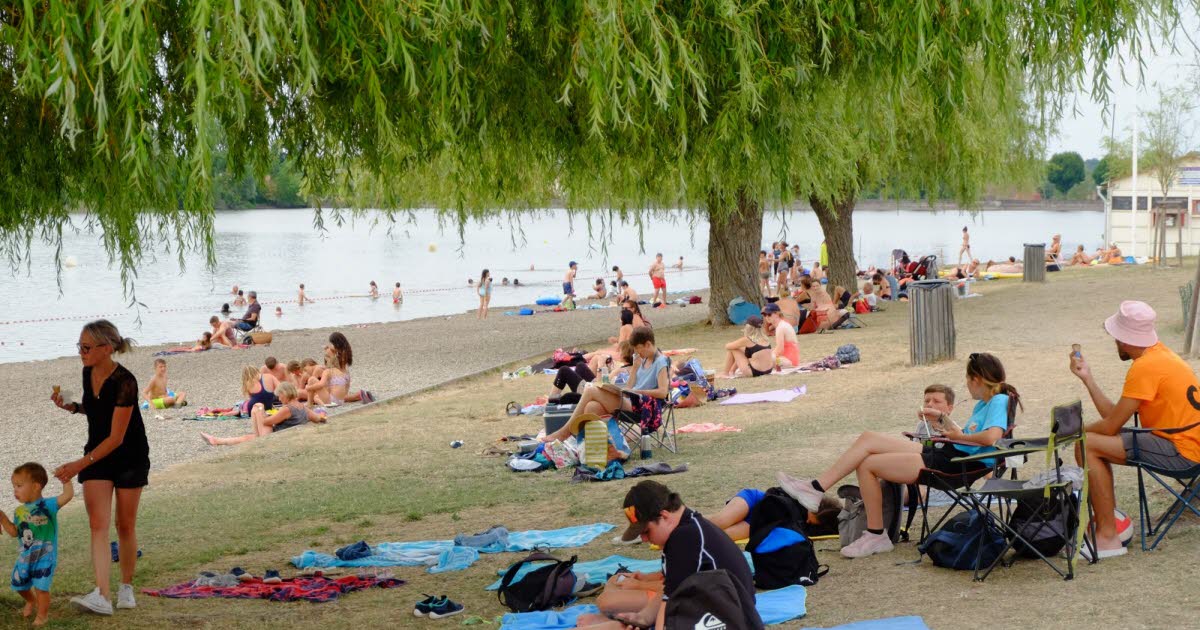 Photo extérieur autre de la page remplie de monde de la base de loisirs Photo extérieur autre de la page remplie de monde de la base de loisirs